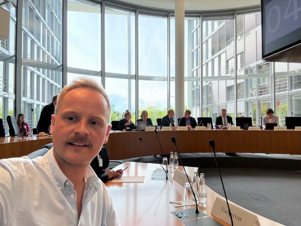 Steffen Vangerow bei Anhörung im Bundestag zum Thema Recht auf Reparatur am 10. Juni 2026
